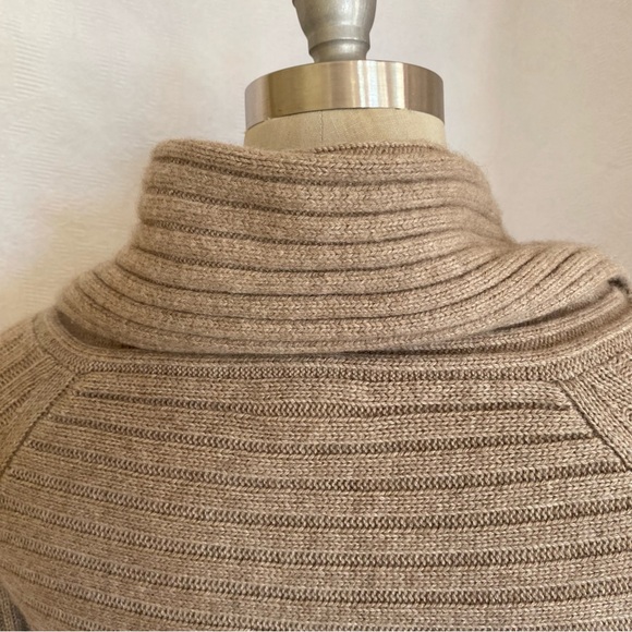 Pure cashmere XS Club Monaco sweater tan. - Picture 4 of 8